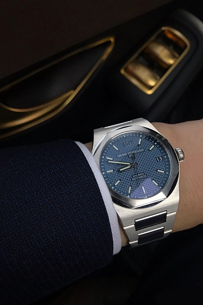 Girard-Perregaux Laureato 81010-11-431-11A