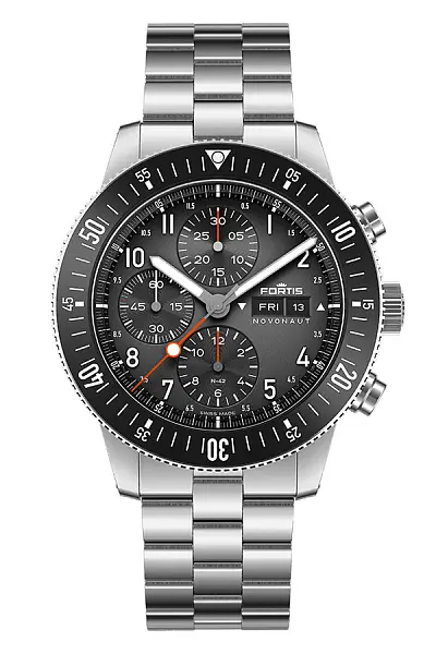 Fortis Novonaut N-42 Legacy Edition на блочном браслете F2040008