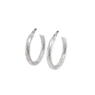 Элегантные кольца из белого золота - блеск, который невозможно не заметить