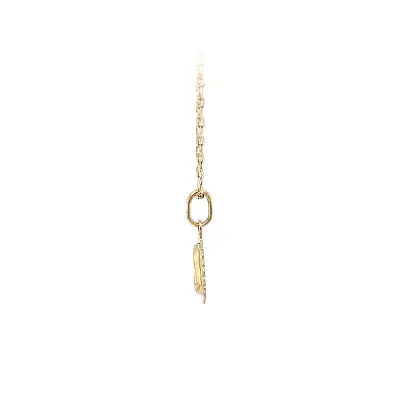 Золотая подвеска с изображением Девы Марии как вечный символ веры и защиты