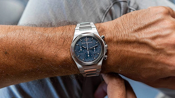 Girard-Perregaux Laureato Chronograph 81020-11-431-11A
