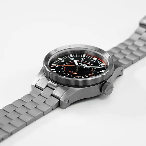 Fortis Flieger F-43 Triple-GMT F4260000