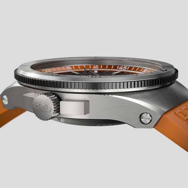 Fortis Marinemaster M-44 Янтарно-оранжевый на горизонте F8120013