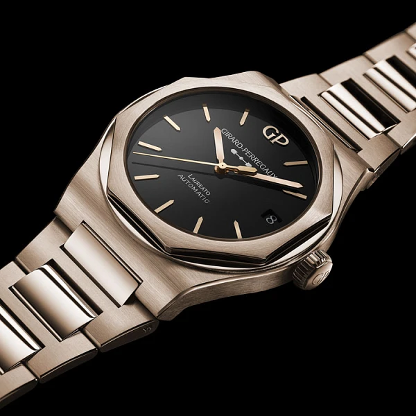 Girard Perregaux Laureato 42 мм 81010-52-3118-1CM
