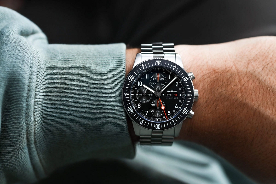 Fortis Novonaut N-42 Legacy Edition на блочном браслете F2040008