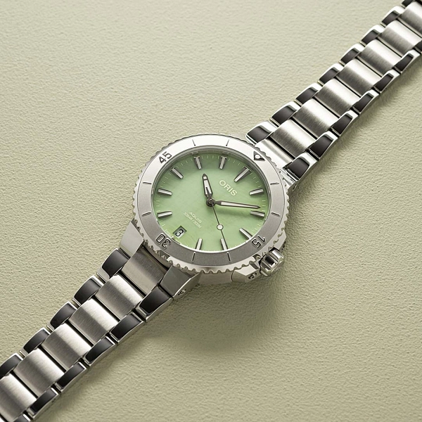 Oris Aquis Дата 01 733 7770 4157-07 8 18 05P