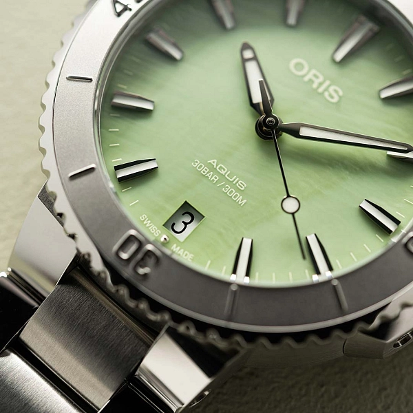 Oris Aquis Дата 01 733 7770 4157-07 8 18 05P
