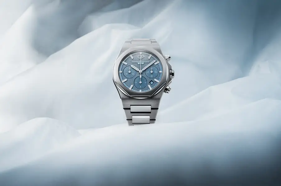 Girard-Perregaux Laureato Chronograph Ice Blue 81020-11-3370-1GM