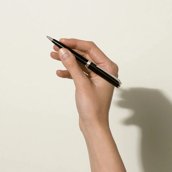 Шариковая ручка Montblanc PIX Black 132495
