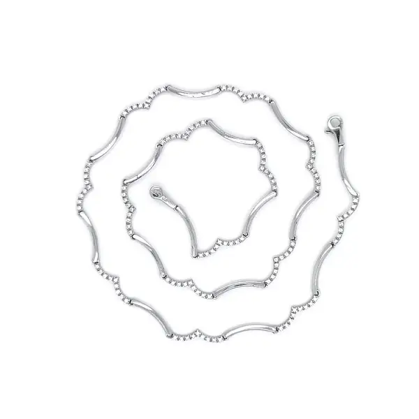 Элегантное женское колье из белого золота с фианитами