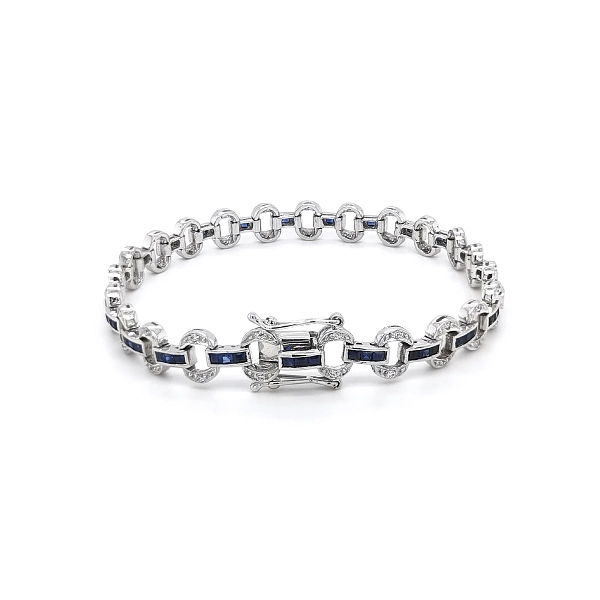 Элегантный женский браслет из белого золота с кристаллами Swarovski