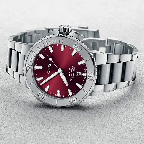 Oris Aquis Date Cherry Edition 01 733 7766 4158-07 8 22 05PEB