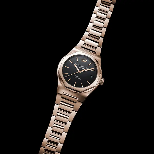 Girard Perregaux Laureato 42 мм 81010-52-3118-1CM