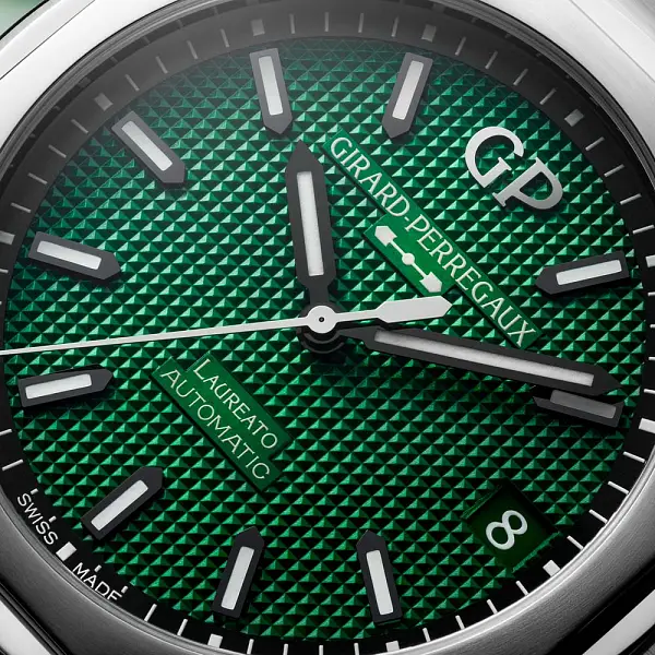 Girard-Perregaux Laureato 42mm 81010-11-3153-1CM