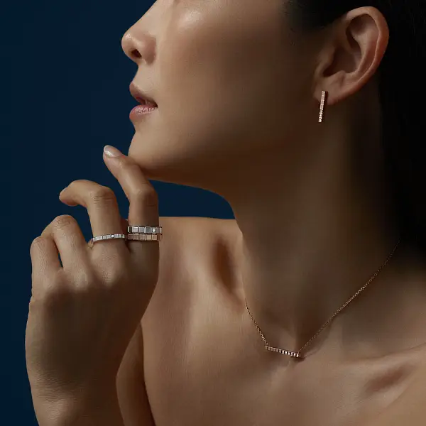 Золотое кольцо Chopard Ice Cube 829834-1010