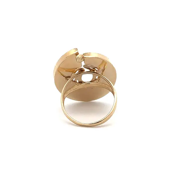 Золотое кольцо с филигранным овальным узором