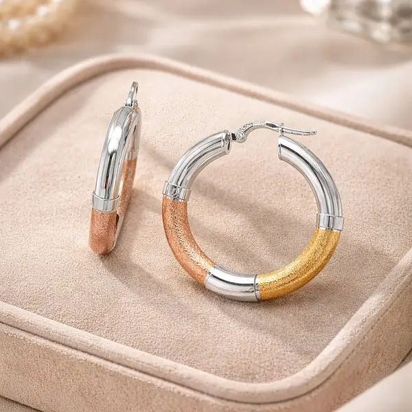 Кольцевые серьги из трёхцветного золота