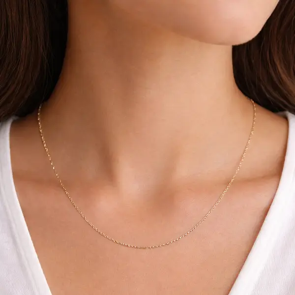 Тонкая золотая цепочка с якорным плетением