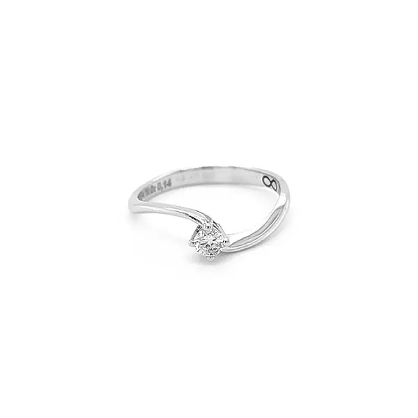 Золотое обручальное кольцо с бриллиантом