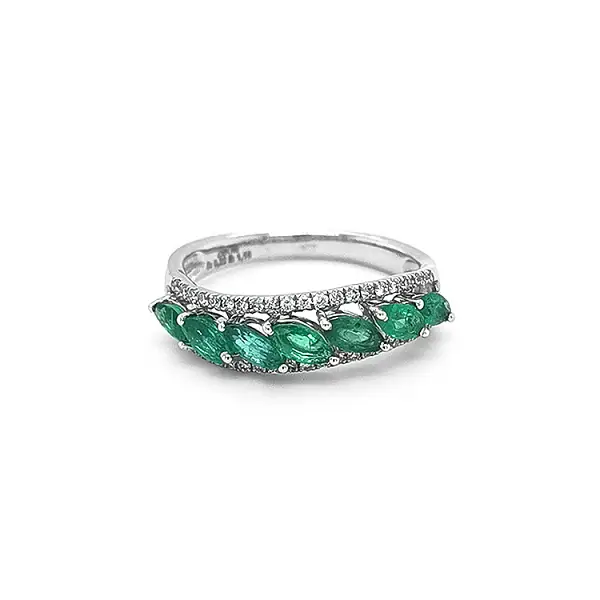 Золотое кольцо с изумрудами и бриллиантами