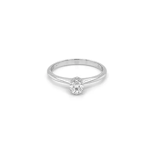 Золотое обручальное кольцо с бриллиантом