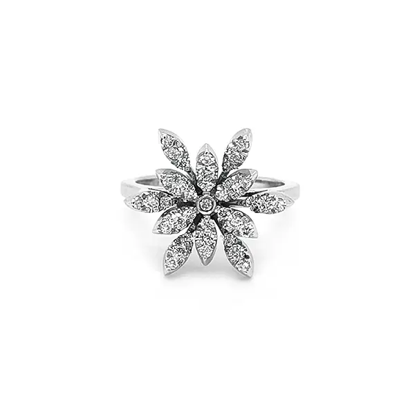 Золотое кольцо с бриллиантами