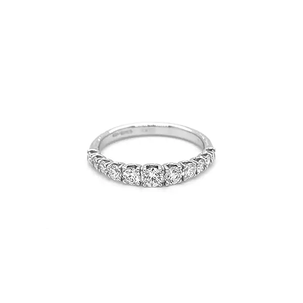 Золотое кольцо с бриллиантами