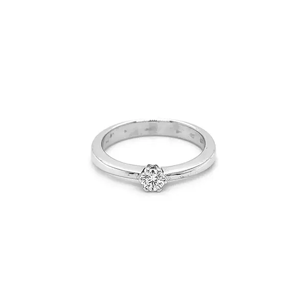 Золотое обручальное кольцо с бриллиантом