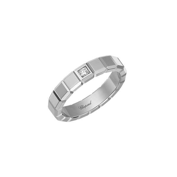 Золотое кольцо Chopard Ice Cube с бриллиантом 829834-1074