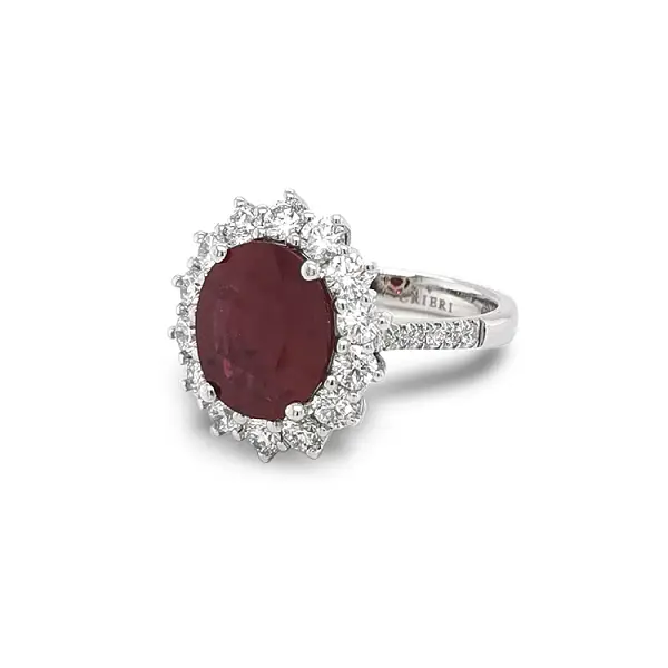 Золотое кольцо с рубином и бриллиантами