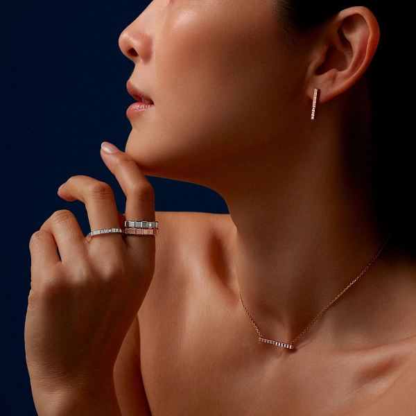 Золотое кольцо Chopard Ice Cube 829834-1070