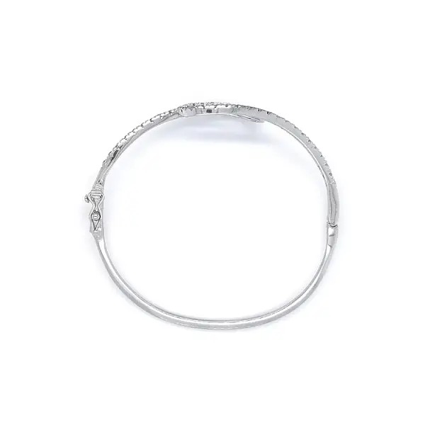 Женский браслет с цирконами из белого золота