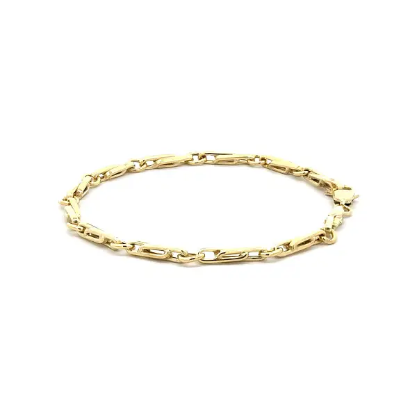 Стильный золотой браслет с переплетенными звеньями