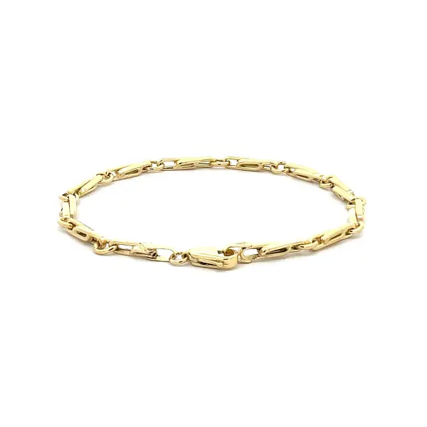 Стильный золотой браслет с переплетенными звеньями