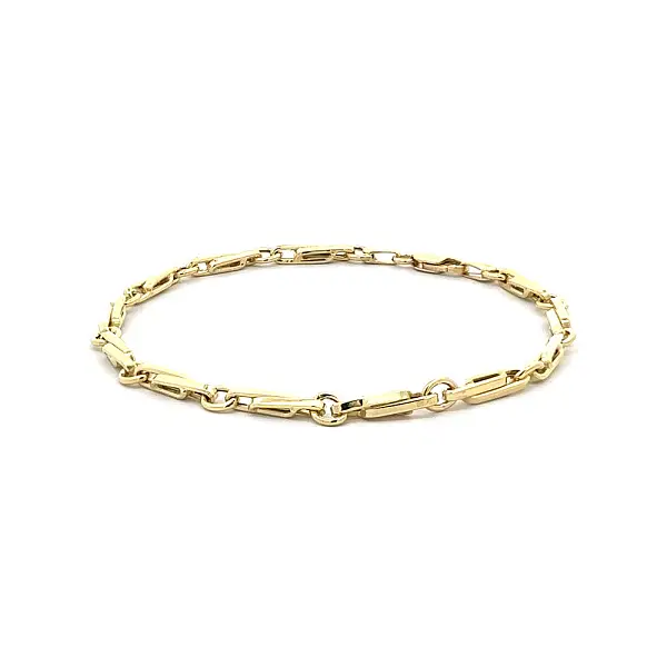 Золотой браслет с элегантным дизайном цепочки