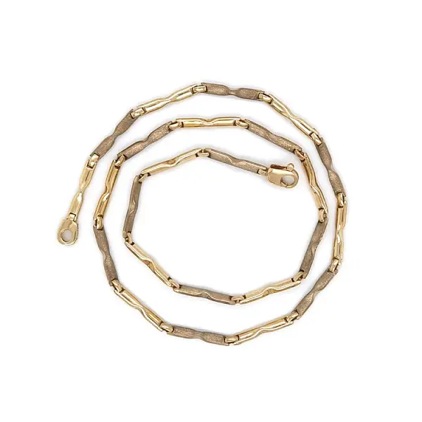 Золотое женское ожерелье