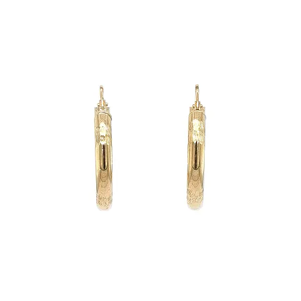 Золотые кольцевые серьги с тонким узором