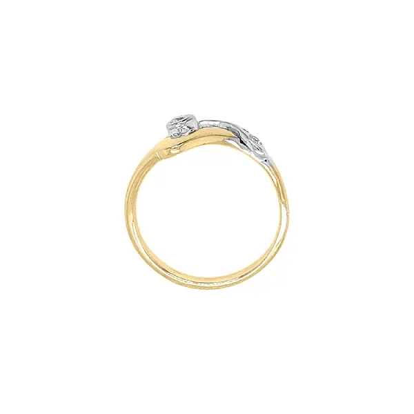 Золотое кольцо с цирконами из комбинированного золота