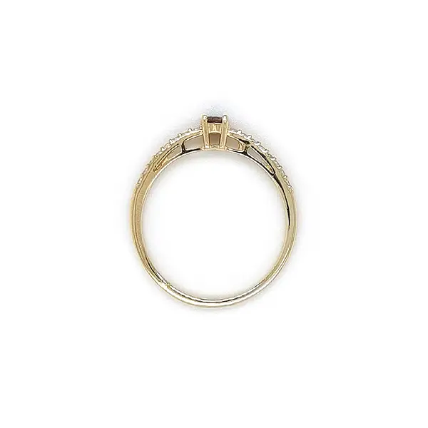 Золотое кольцо с захнедой и цирконием