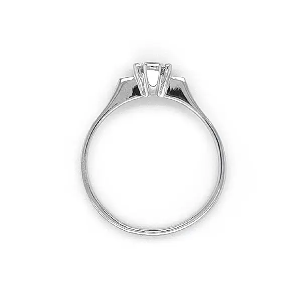 Помолвочное кольцо с цирконом из белого золота