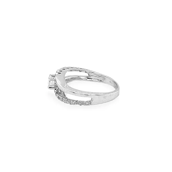 Золотое кольцо с цирконами