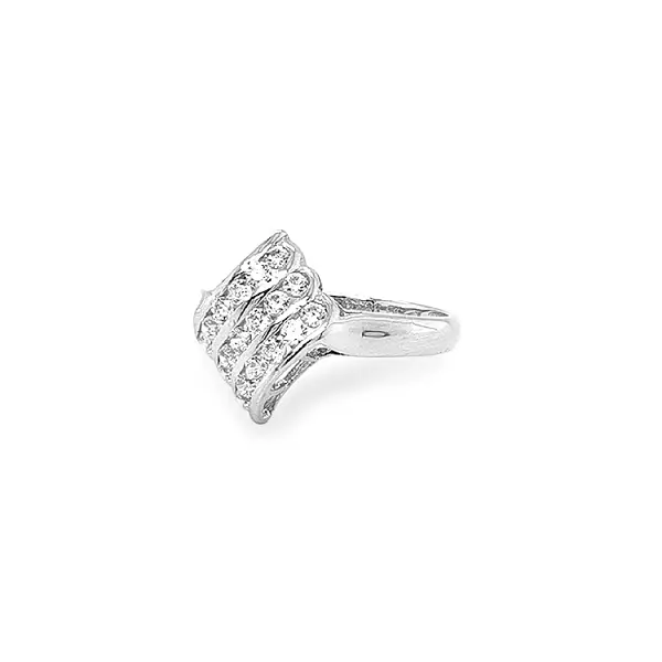 Золотое кольцо с цирконами