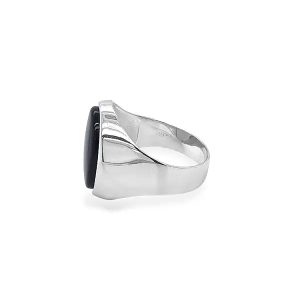 Золотое мужское кольцо с ониксом