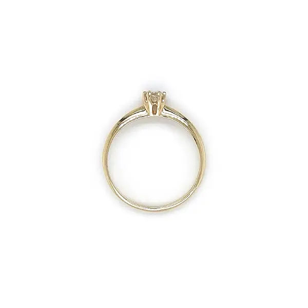 Золотое обручальное кольцо с цирконом