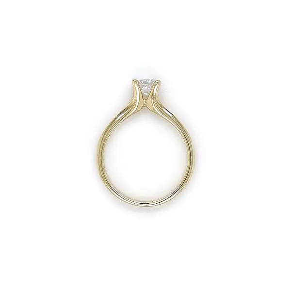 Золотое обручальное кольцо с цирконом