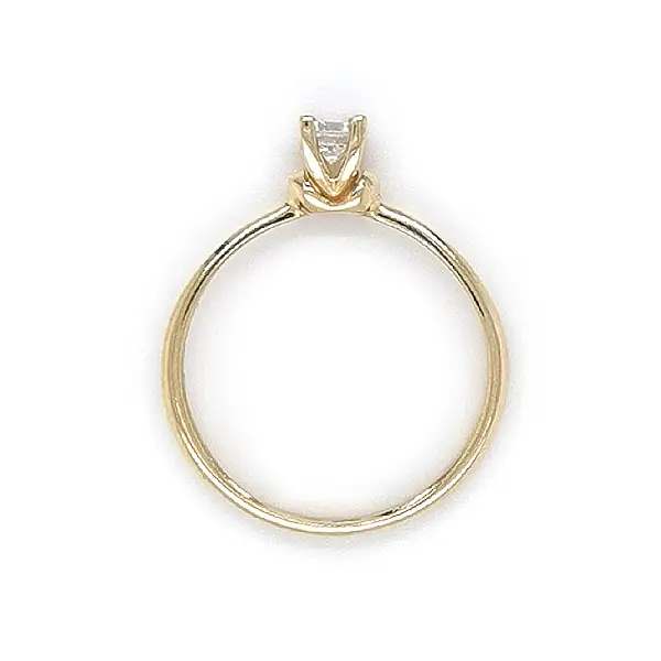 Золотое обручальное кольцо с цирконом