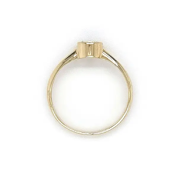 Золотое обручальное кольцо с цирконом