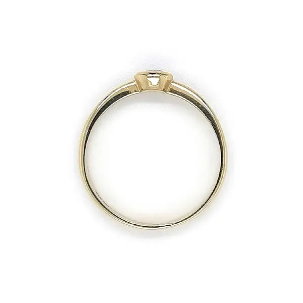 Золотое обручальное кольцо с цирконом