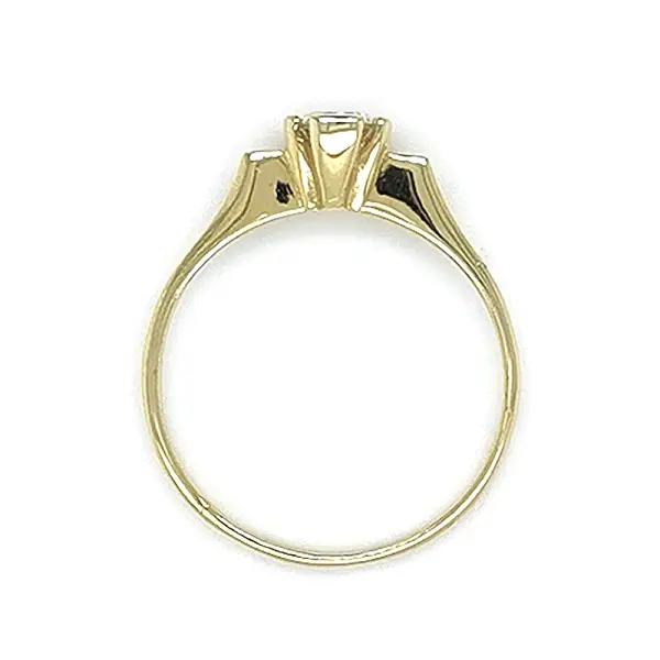 Золотое обручальное кольцо с цирконом