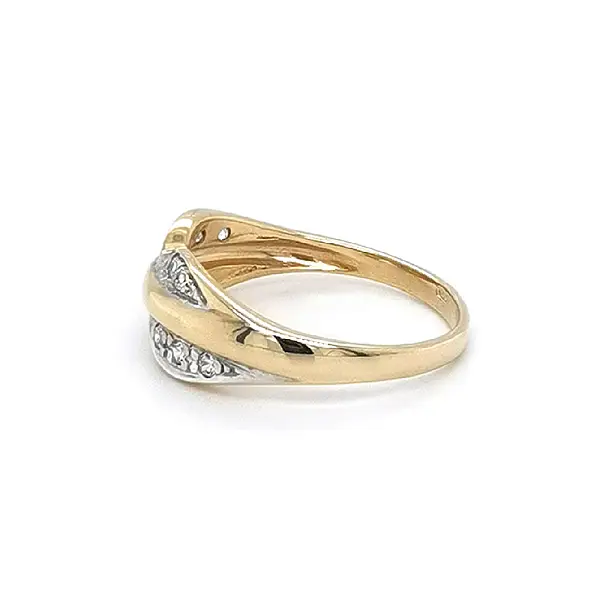 Золотое кольцо с цирконами